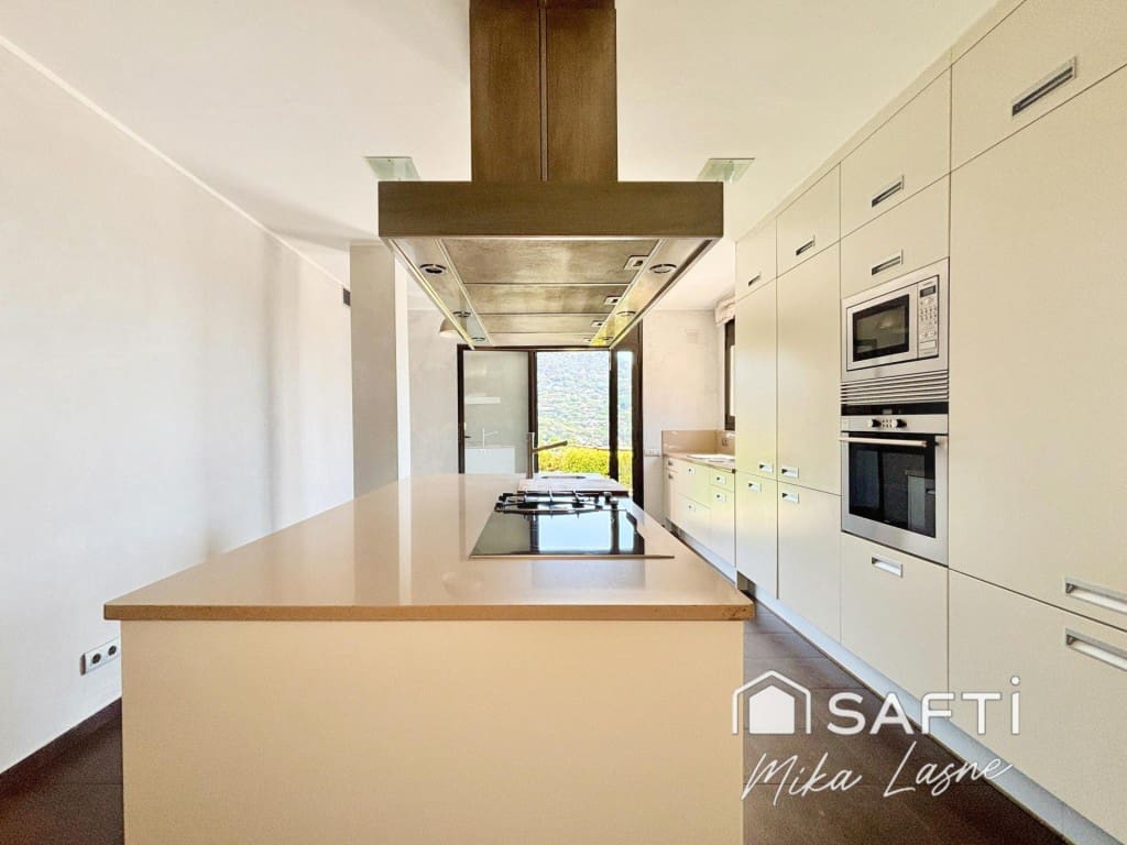 8 sovrum Villa till salu i Cabrils med pool garage - 1 850 000 € (Ref: 9527558)