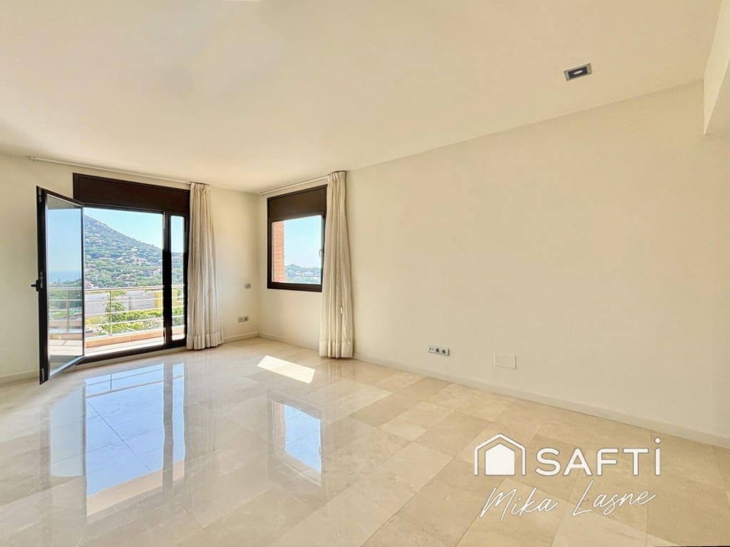 8 sovrum Villa till salu i Cabrils med pool garage - 1 850 000 € (Ref: 9527558)