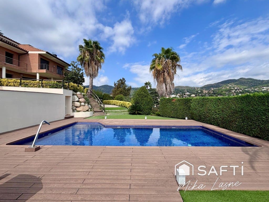 8 sovrum Villa till salu i Cabrils med pool garage - 1 850 000 € (Ref: 9527558)