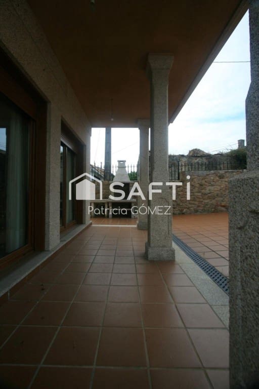 4 bedroom Terraced Villa for sale in Vilagarcia de Arousa with garage - € 395,000 (Ref: 9530609)