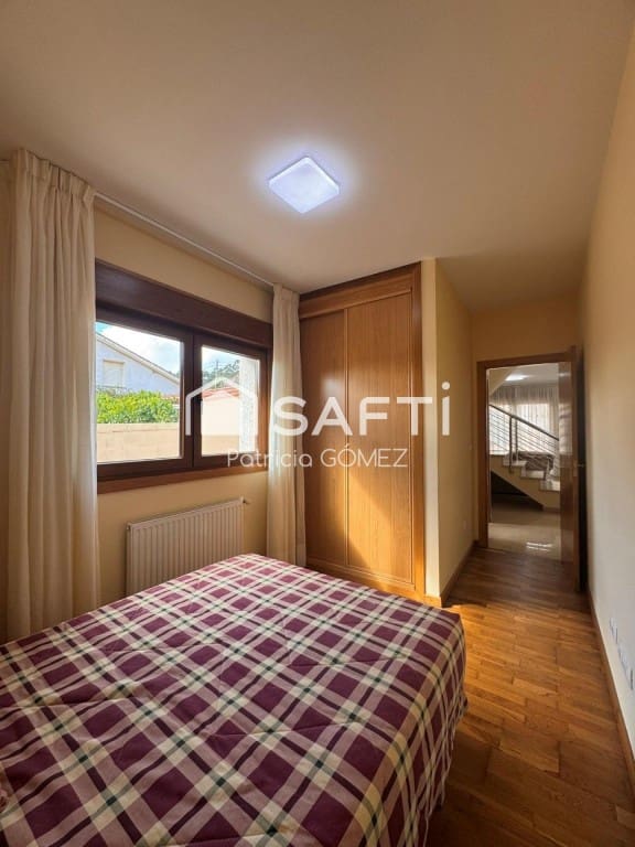 4 bedroom Terraced Villa for sale in Vilagarcia de Arousa with garage - € 395,000 (Ref: 9530609)