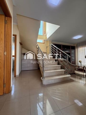 4 bedroom Terraced Villa for sale in Vilagarcía de Arousa with garage - € 395,000 (Ref: 9530609)