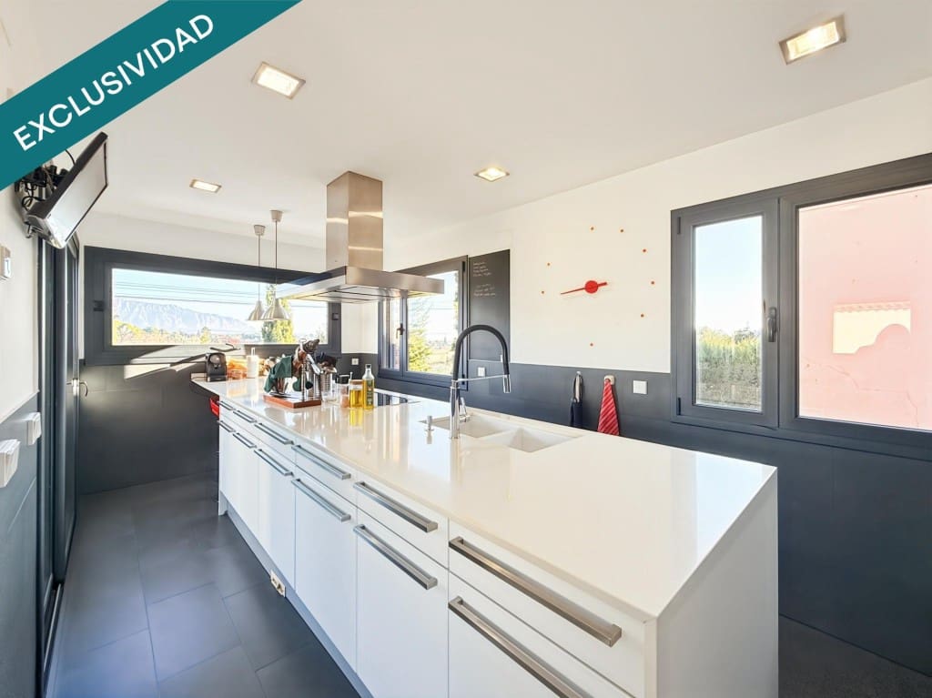 Chalet de 5 habitaciones en Piera en venta con piscina garaje - 550.000 € (Ref: 9530610)