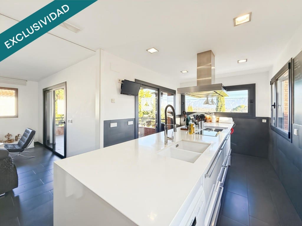 Chalet de 5 habitaciones en Piera en venta con piscina garaje - 550.000 € (Ref: 9530610)