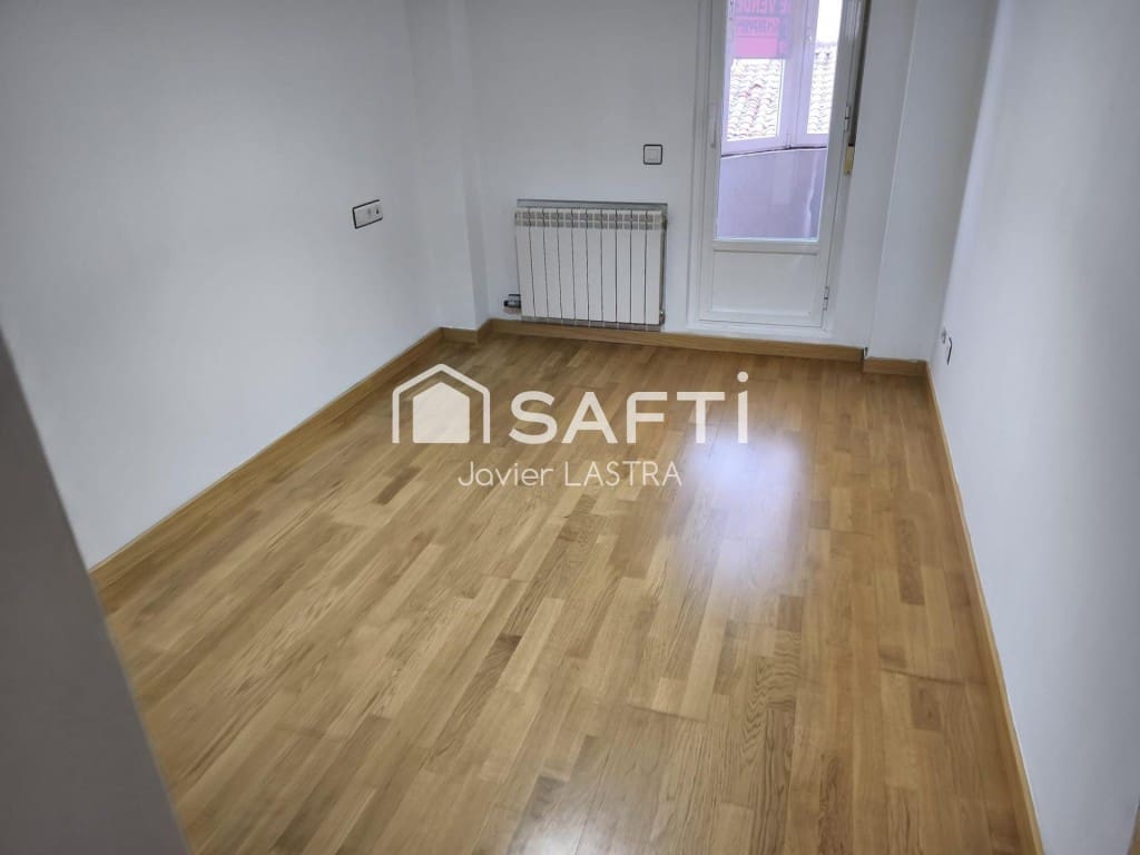 3 bedroom Apartment for sale in Leon city - € 150,000 (Ref: 9530613)