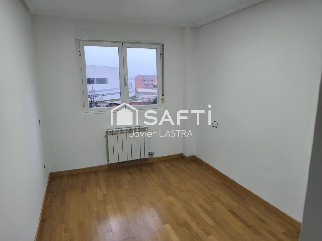 3 bedroom Apartment for sale in Leon city - € 150,000 (Ref: 9530613)