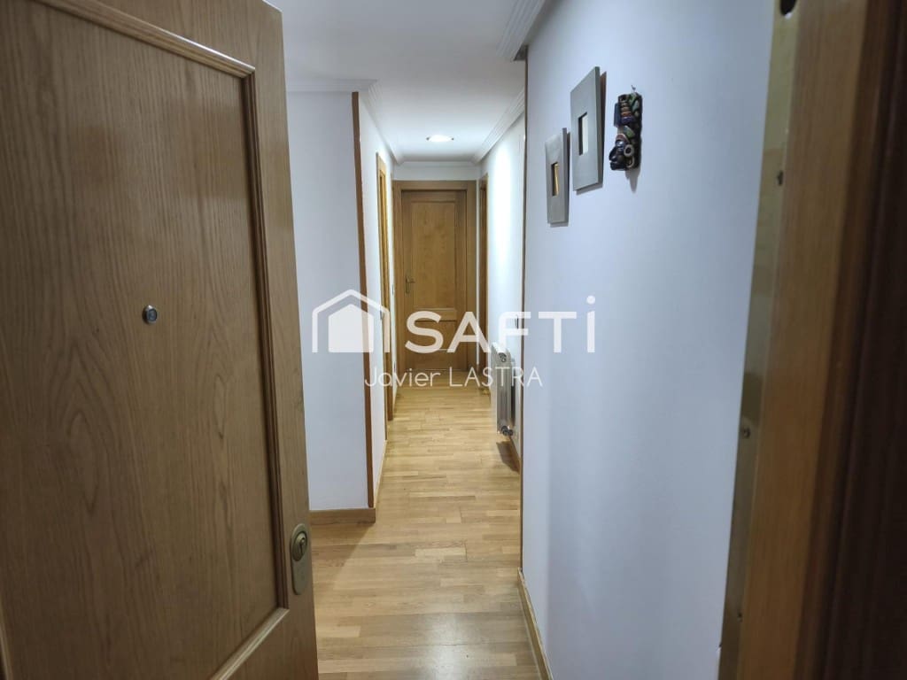 3 bedroom Apartment for sale in Leon city - € 150,000 (Ref: 9530613)