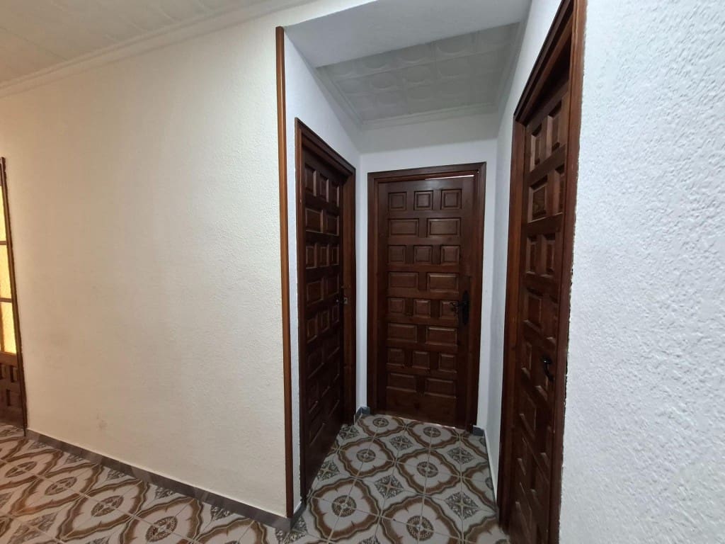 3 bedroom Apartment for sale in Ontinyent - € 75,900 (Ref: 9533785)