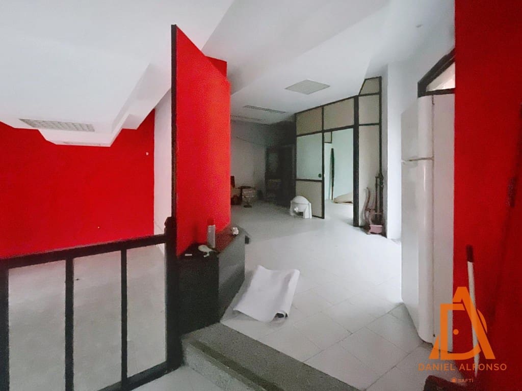 Comercial para venda em Gijon - 169 500 € (Ref: 9533786)