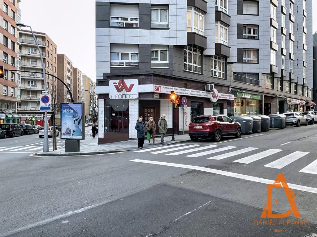 Comercial para venda em Gijon - 169 500 € (Ref: 9533786)