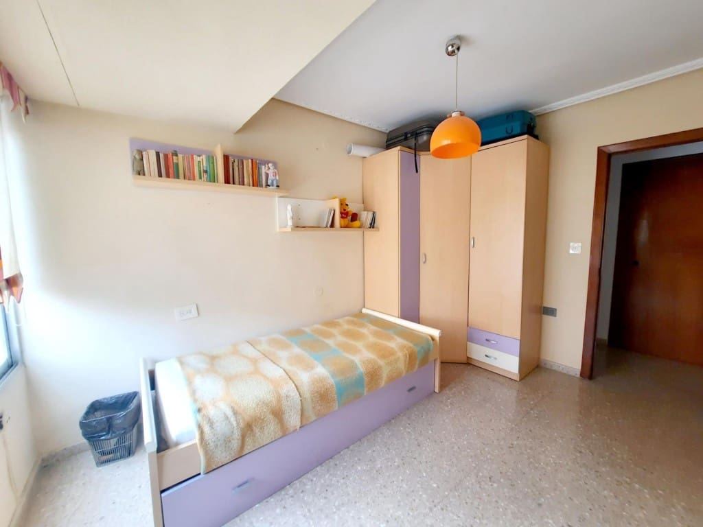 5 sovrum Lägenhet till salu i Sagunto / Sagunt - 170 000 € (Ref: 9533788)