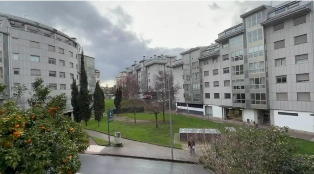 2 bedroom Apartment for sale in Pontevedra city with garage - € 245,000 (Ref: 9533794)