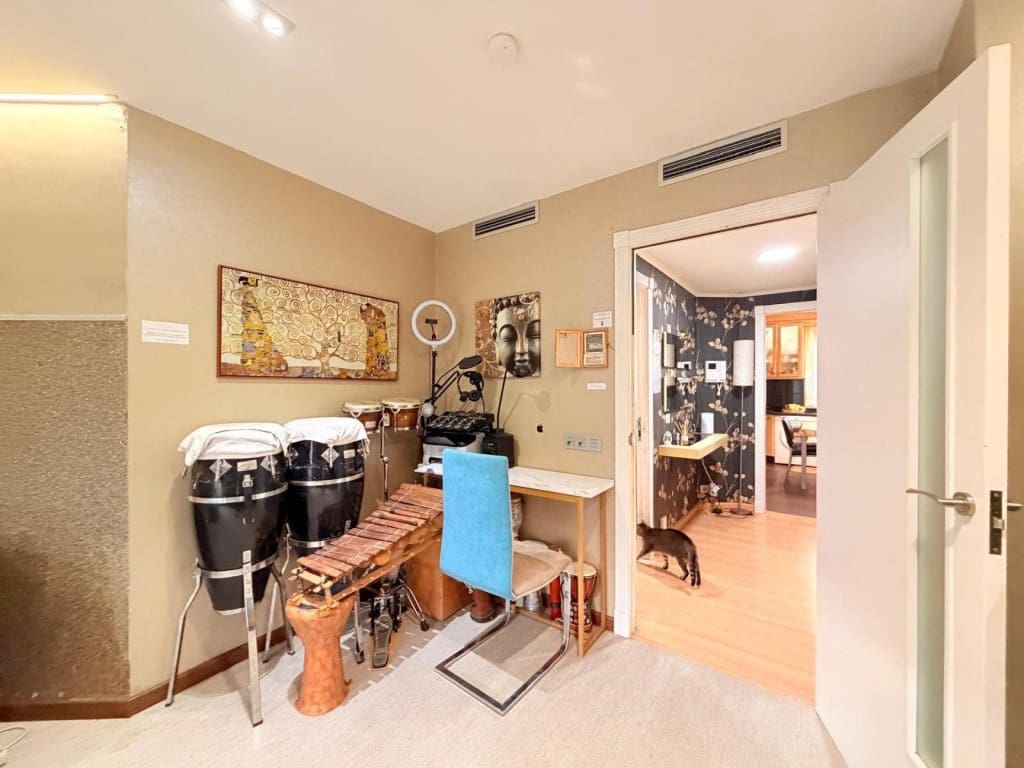 2 bedroom Apartment for sale in Pontevedra city with garage - € 245,000 (Ref: 9533794)