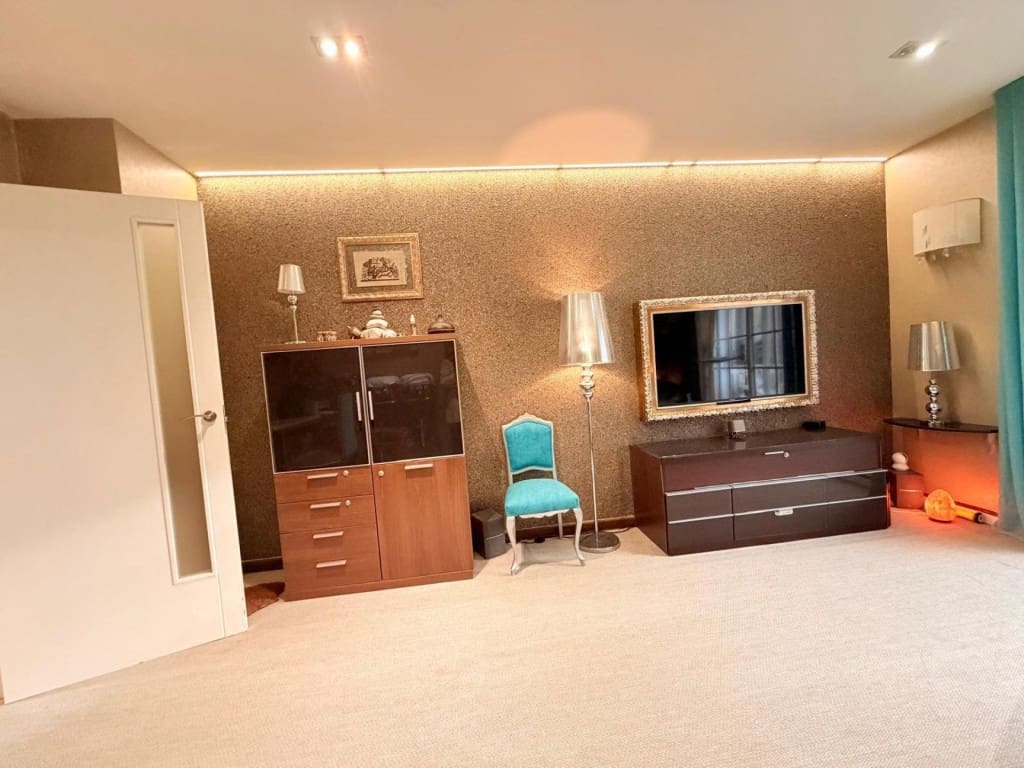 2 bedroom Apartment for sale in Pontevedra city with garage - € 245,000 (Ref: 9533794)