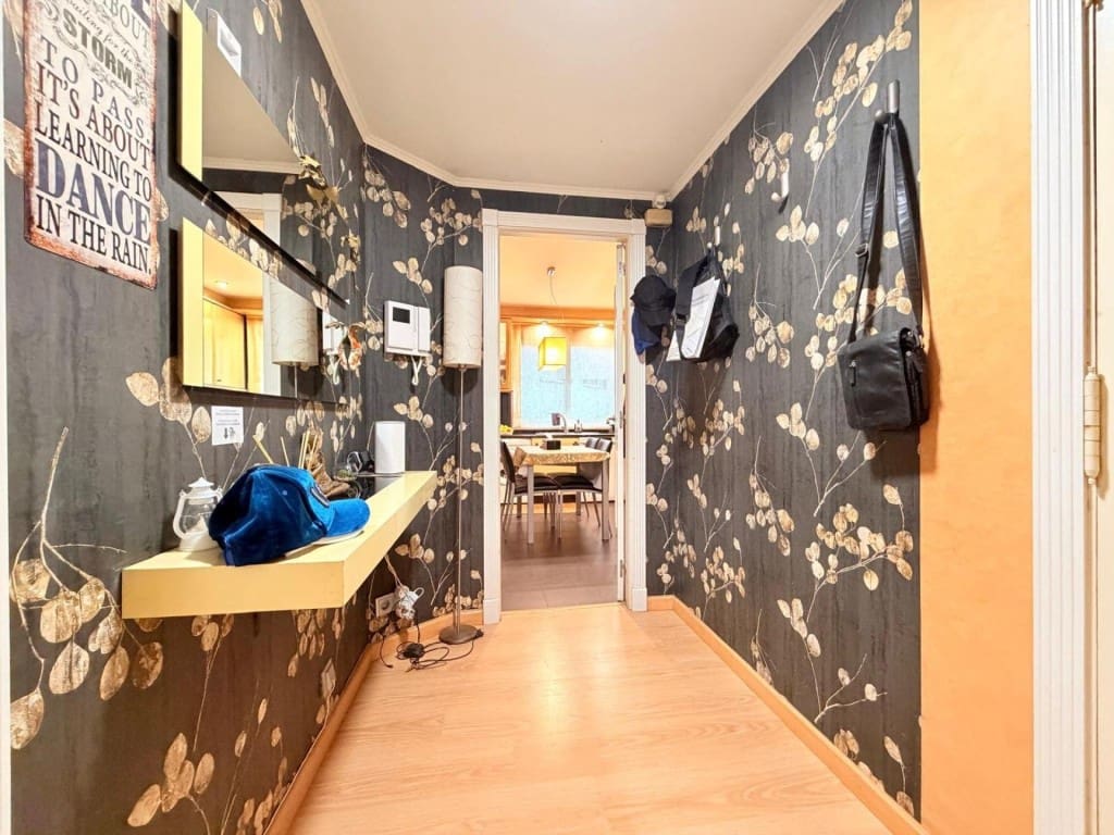 2 bedroom Apartment for sale in Pontevedra city with garage - € 245,000 (Ref: 9533794)