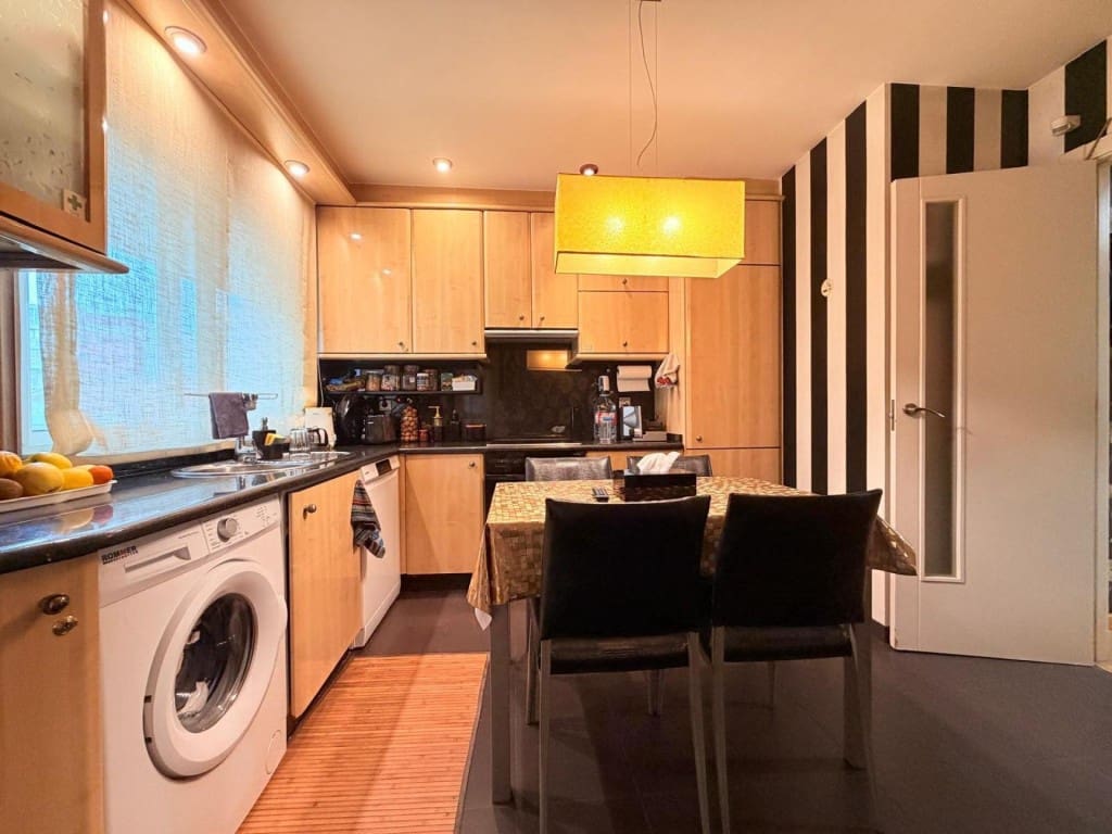 2 bedroom Apartment for sale in Pontevedra city with garage - € 245,000 (Ref: 9533794)