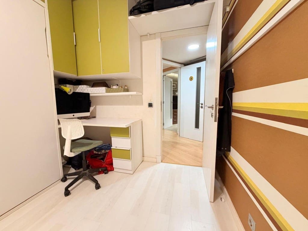 2 bedroom Apartment for sale in Pontevedra city with garage - € 245,000 (Ref: 9533794)