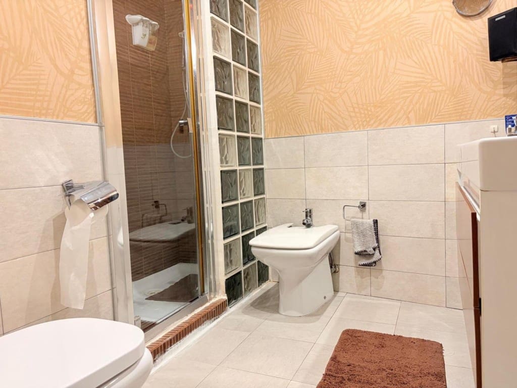 2 bedroom Apartment for sale in Pontevedra city with garage - € 245,000 (Ref: 9533794)