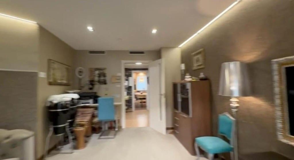 2 bedroom Apartment for sale in Pontevedra city with garage - € 245,000 (Ref: 9533794)