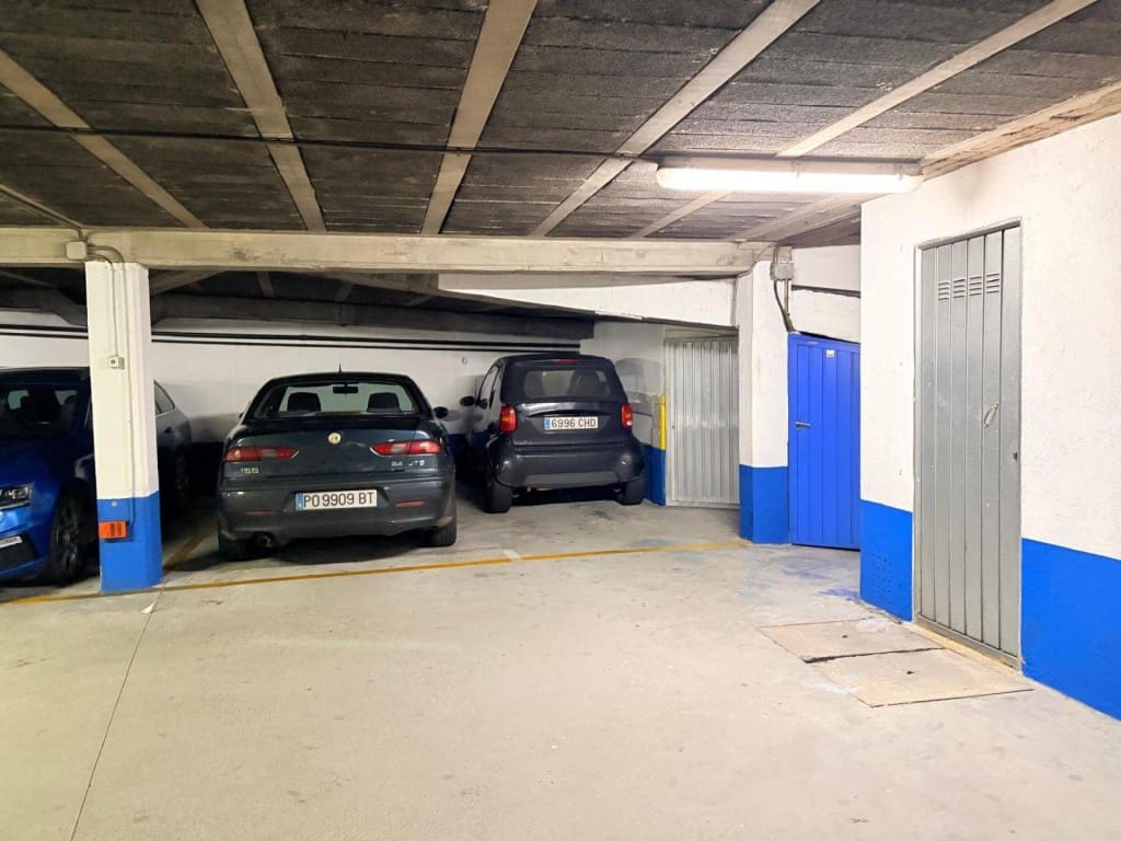 2 bedroom Apartment for sale in Pontevedra city with garage - € 245,000 (Ref: 9533794)