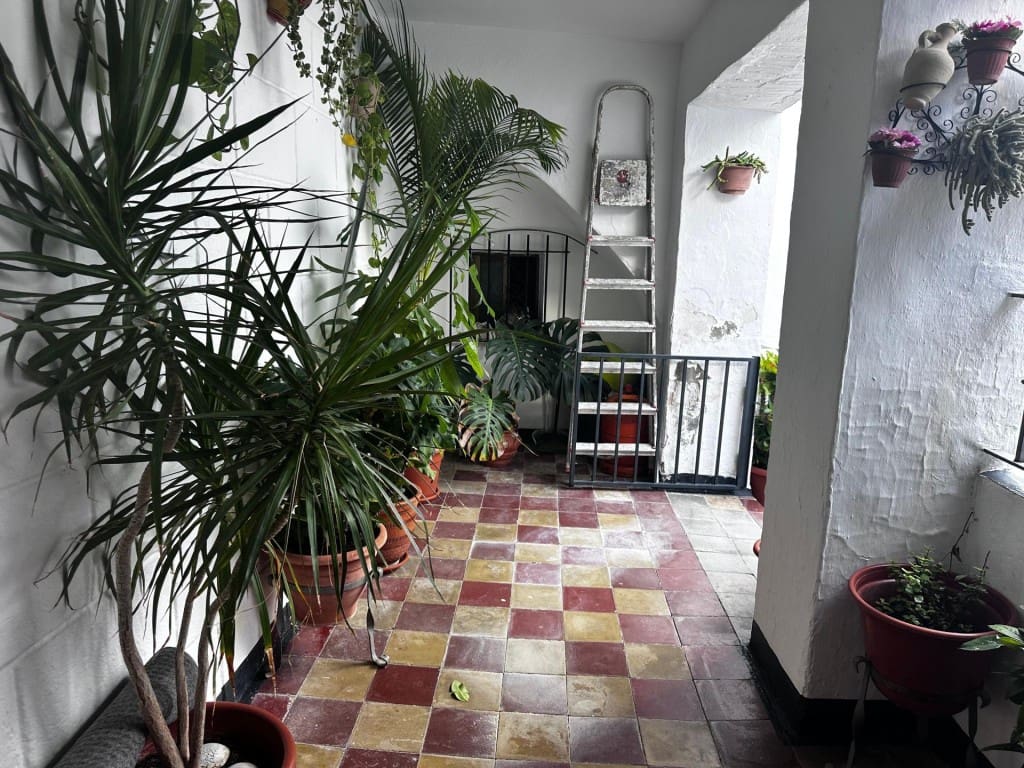 1 bedroom Apartment for sale in Arcos de la Frontera - € 46,000 (Ref: 9533795)