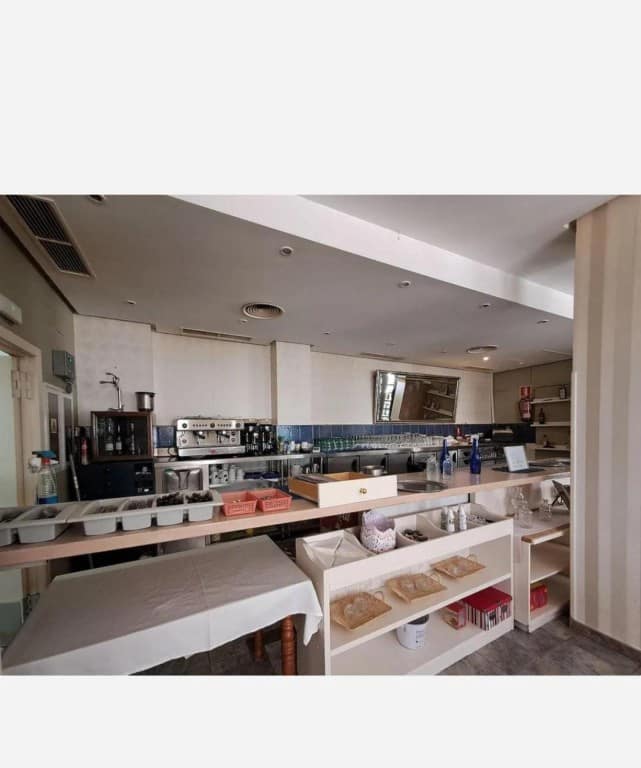 Commerciale in vendita in Salobrena - 207.260 € (Rif: 9533796)