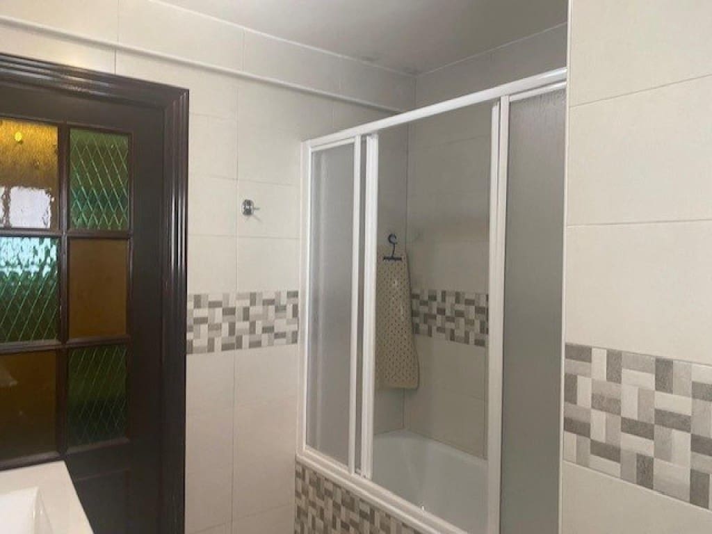 4 sypialnia Willa na sprzedaż w Los Montesinos z basenem garażem - 286 000 € (Ref: 9535778)