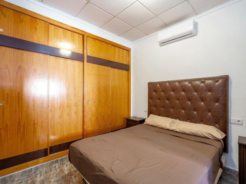 4 sypialnia Willa na sprzedaż w Los Montesinos z basenem garażem - 286 000 € (Ref: 9535778)