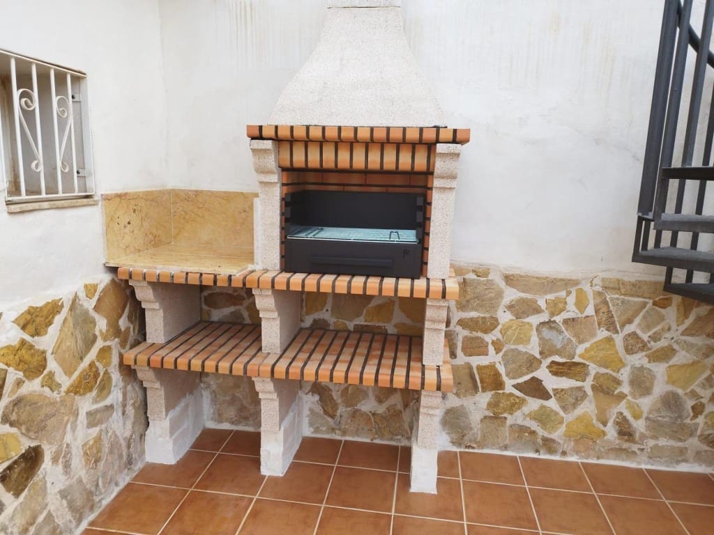 4 sypialnia Willa na sprzedaż w Los Montesinos z basenem garażem - 286 000 € (Ref: 9535778)