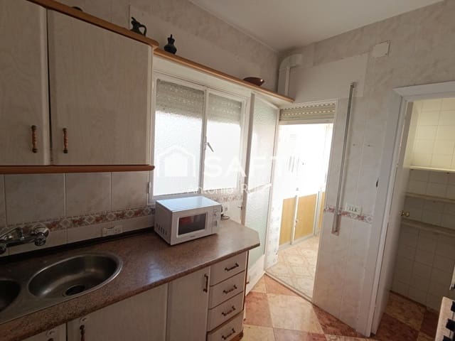 3 makuuhuone Huoneisto myytävänä paikassa Ubeda - 89 990 € (Ref: 9535780)