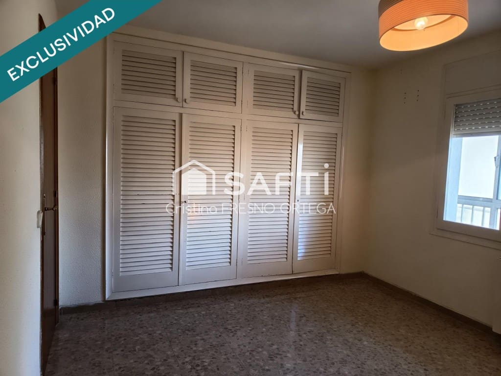 4 bedroom Apartment for sale in Reus - € 159,000 (Ref: 9535781)