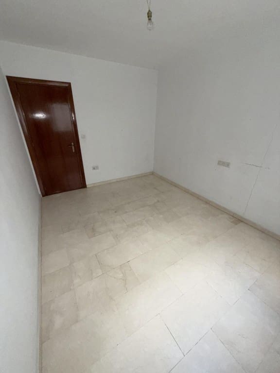 3 soveværelse Lejlighed til salg i Loja - € 77.900 (Ref: 9535786)