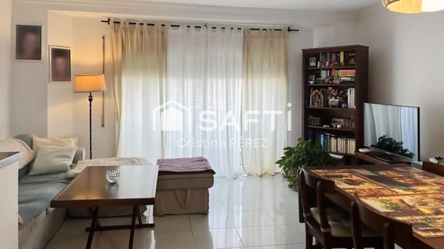 Adosado de 4 habitaciones en Blanes en venta - 399.000 € (Ref: 9540977)