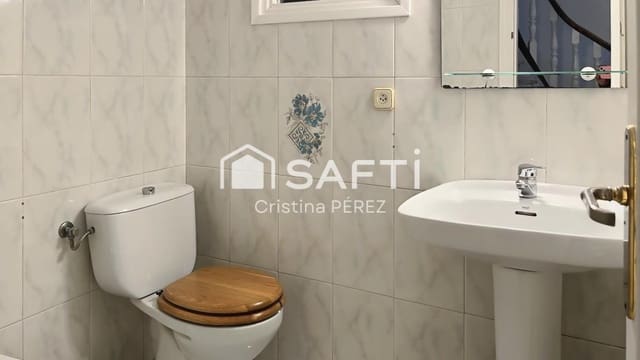 Adosado de 4 habitaciones en Blanes en venta - 399.000 € (Ref: 9540977)