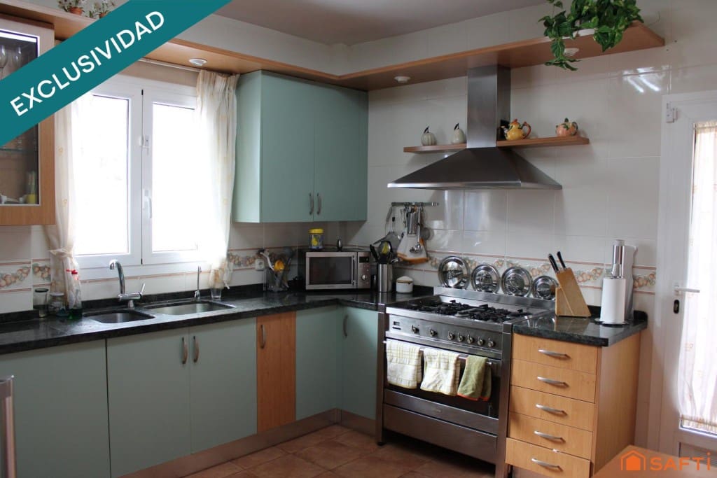 6 bedroom Villa for sale in Nijar with pool garage - € 680,000 (Ref: 9540983)