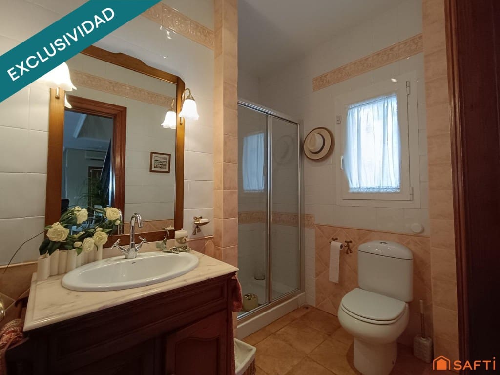 6 bedroom Villa for sale in Nijar with pool garage - € 680,000 (Ref: 9540983)