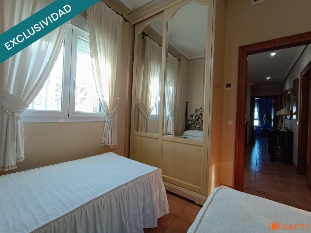 6 bedroom Villa for sale in Nijar with pool garage - € 680,000 (Ref: 9540983)