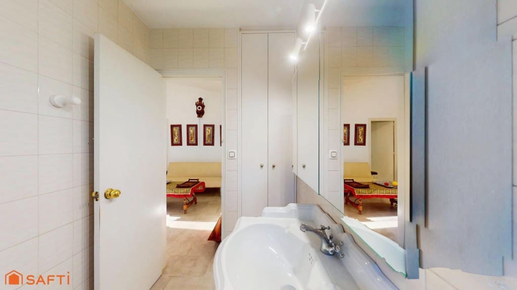 4 soverom Villa til salgs i Girona by med svømmebasseng garasje - € 890 000 (Ref: 9543408)