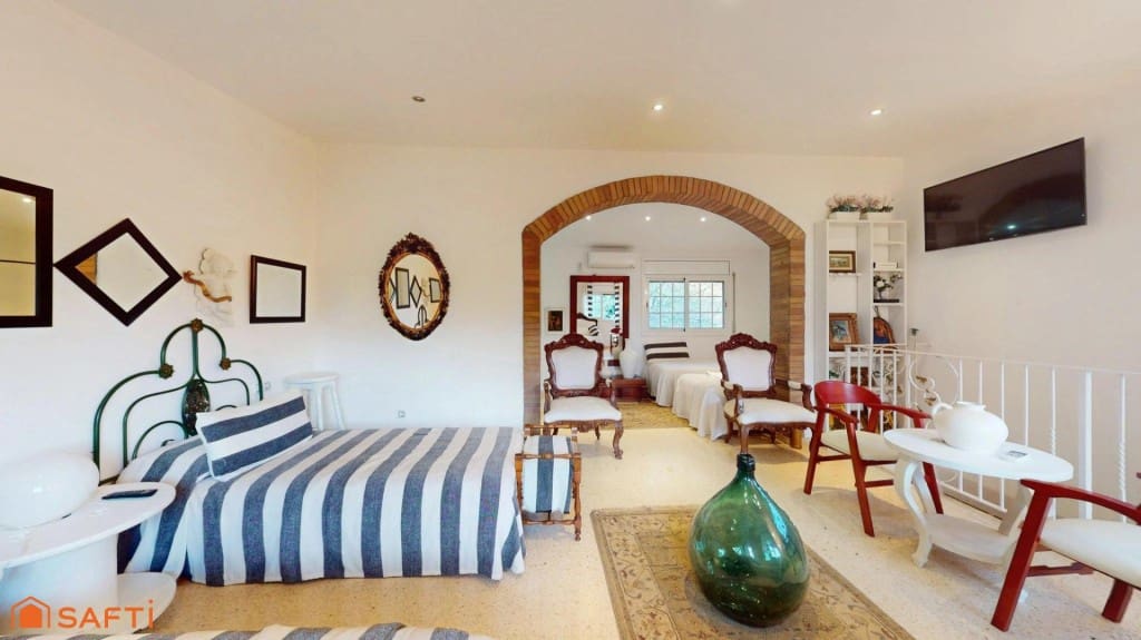 4 soverom Villa til salgs i Girona by med svømmebasseng garasje - € 890 000 (Ref: 9543408)