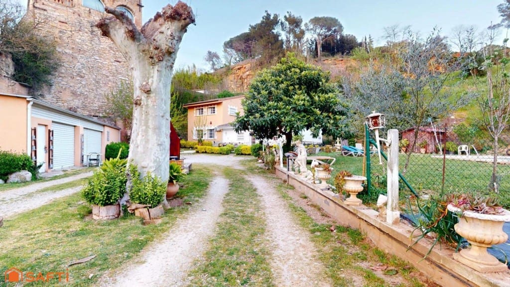 4 soverom Villa til salgs i Girona by med svømmebasseng garasje - € 890 000 (Ref: 9543408)