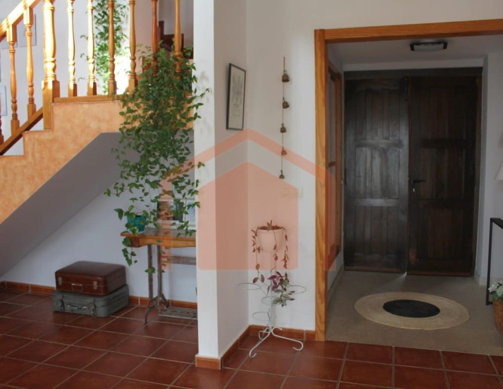 4 bedroom Finca/Country House for sale in Ciperez with pool garage - € 365,000 (Ref: 9543417)