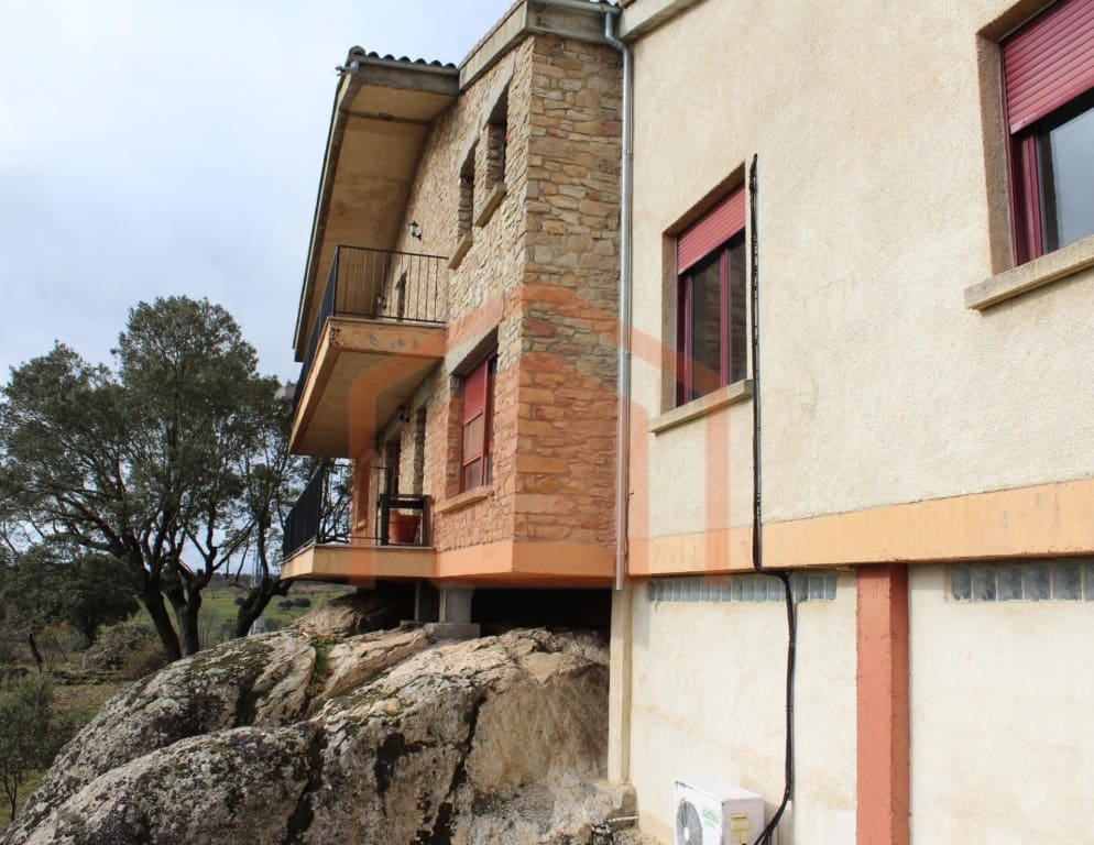 4 bedroom Finca/Country House for sale in Ciperez with pool garage - € 365,000 (Ref: 9543417)