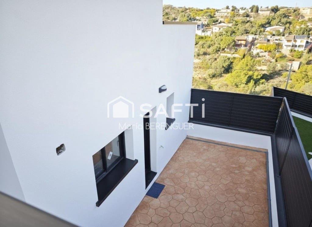 4 soveværelse Villa til salg i Calafell med swimmingpool garage - € 540.000 (Ref: 9543419)