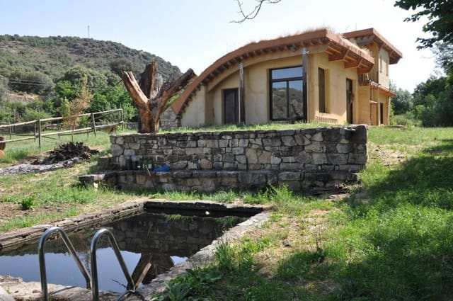 4 bedroom Finca/Country House for sale in Sigüenza - € 795,000 (Ref: 9543421)