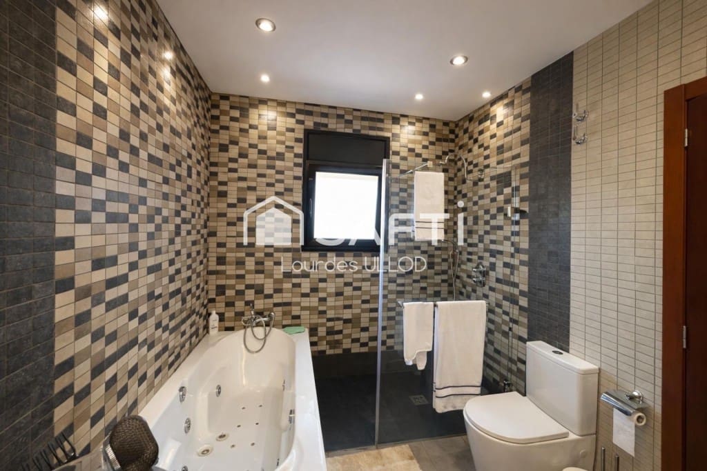 3 bedroom Villa for sale in Torroella de Fluvia with pool garage - € 499,000 (Ref: 9543424)