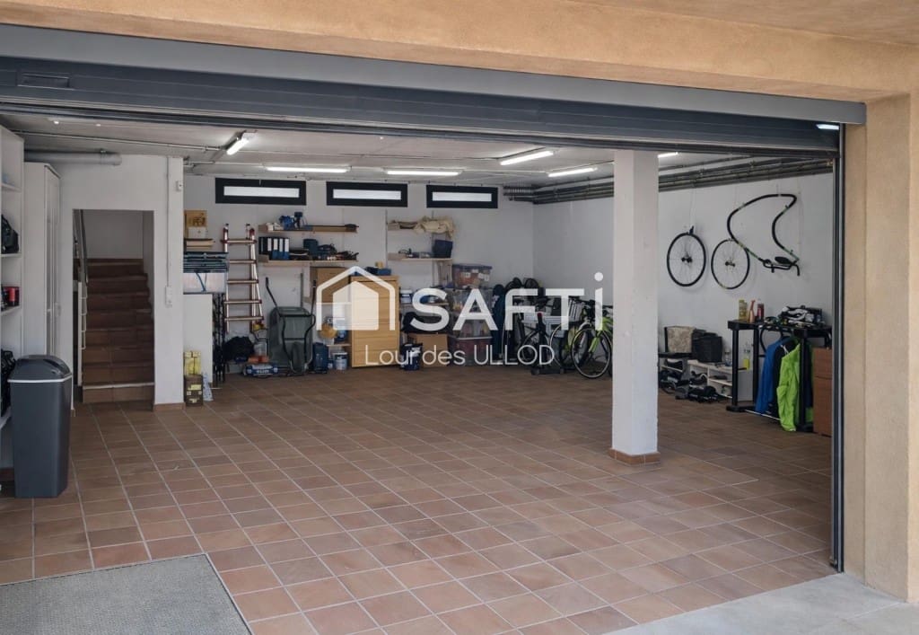 3 bedroom Villa for sale in Torroella de Fluvia with pool garage - € 499,000 (Ref: 9543424)