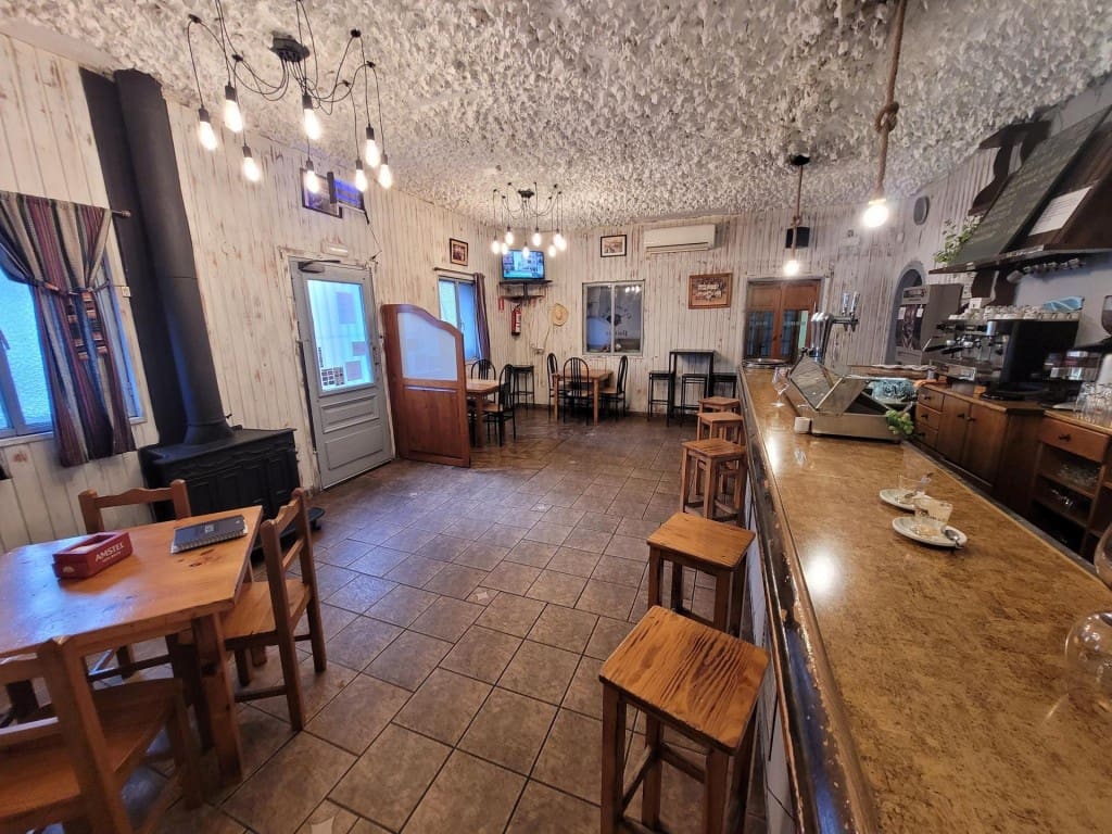 Erhverv til salg i Cuellar - € 600.000 (Ref: 9547898)