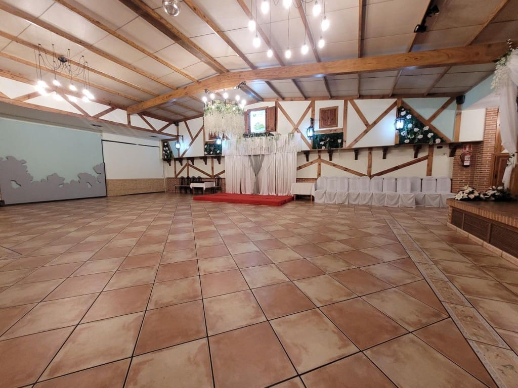 Erhverv til salg i Cuellar - € 600.000 (Ref: 9547898)