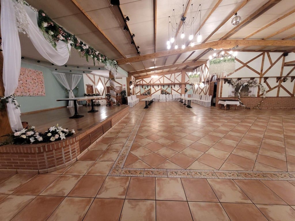 Erhverv til salg i Cuellar - € 600.000 (Ref: 9547898)