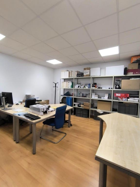 Commercial for sale in Cabanillas del Campo - € 735,000 (Ref: 9547901)